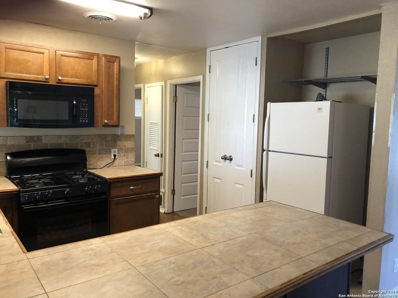 151 Ranch Valley Dr - Photo 4 of 25