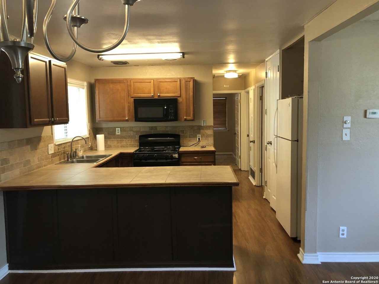 151 Ranch Valley Dr - Photo 6 of 25
