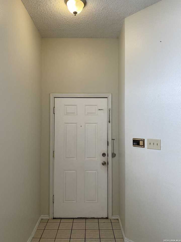 9943 Echo Plain Dr - Photo 5 of 19