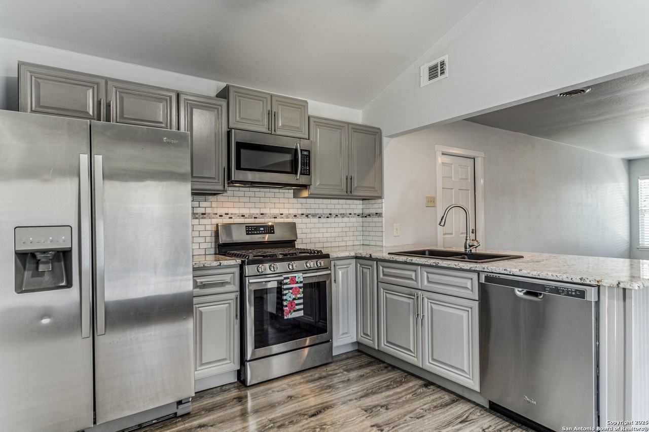 224A Frey St - Photo 6 of 17