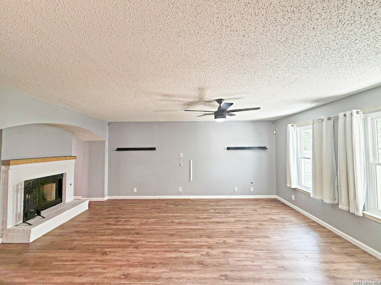 1302 Whitegate - Photo 5 of 24