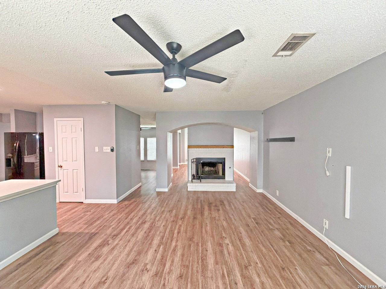 1302 Whitegate - Photo 6 of 24