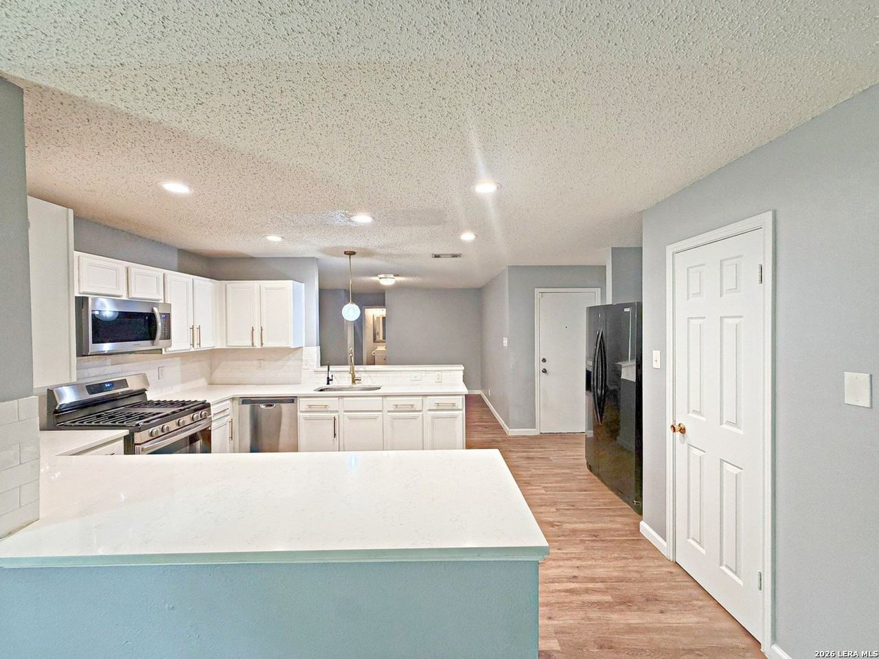 1302 Whitegate - Photo 7 of 24