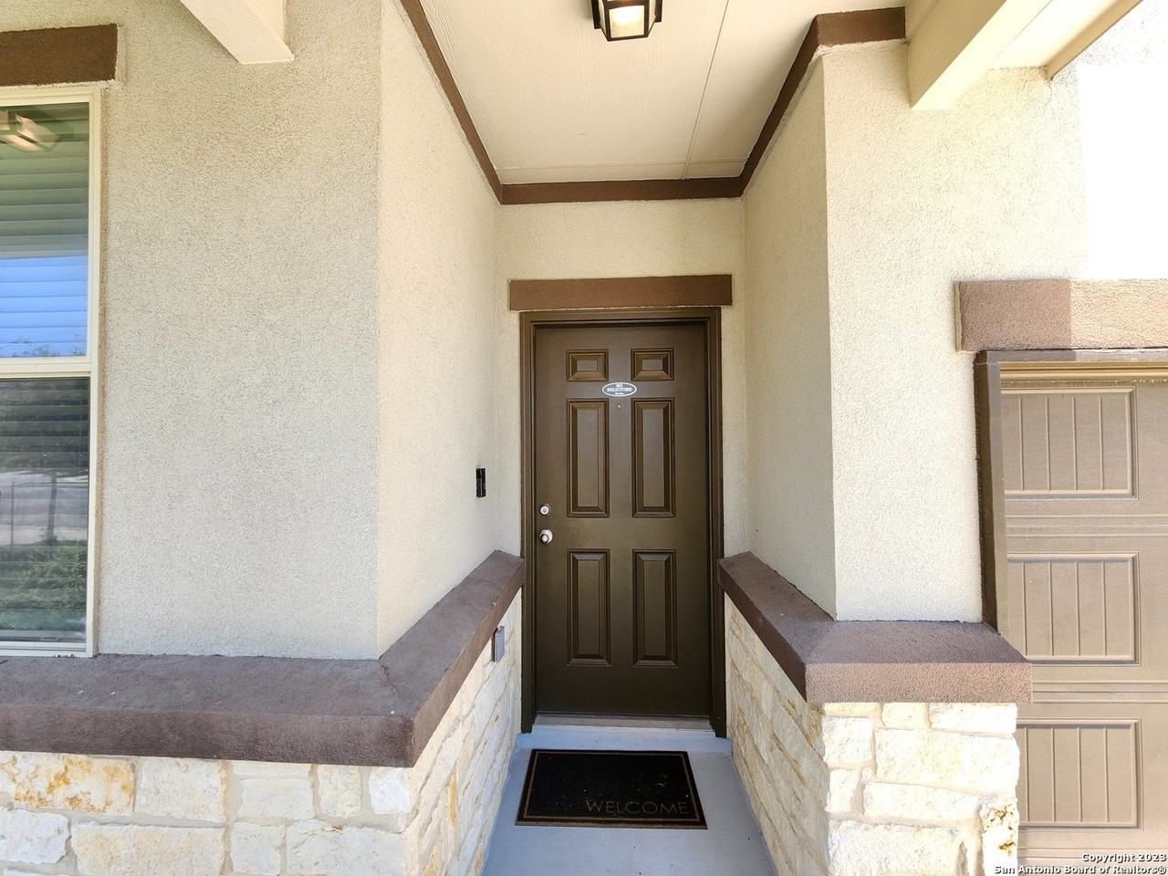 6811 Freedom Hls - Photo 3 of 31