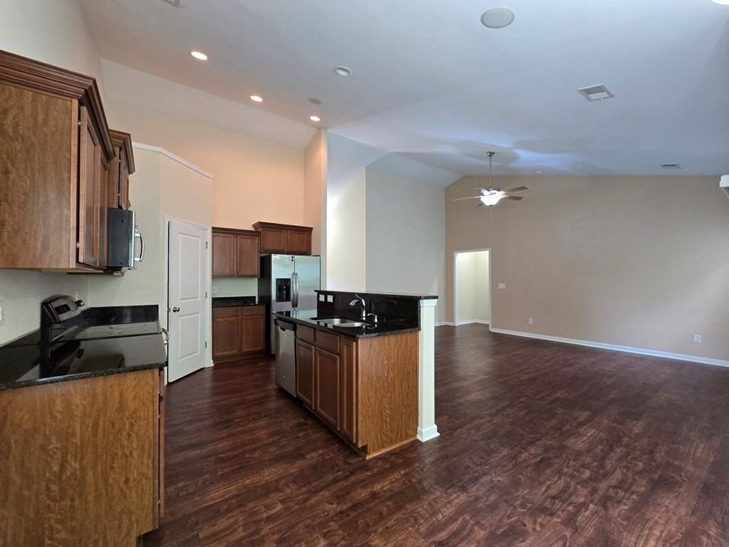 1833 Talisker Dr - Photo 5 of 27