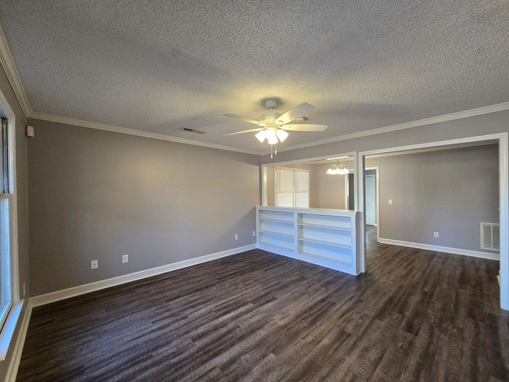2230 Tudor St - Photo 3 of 14
