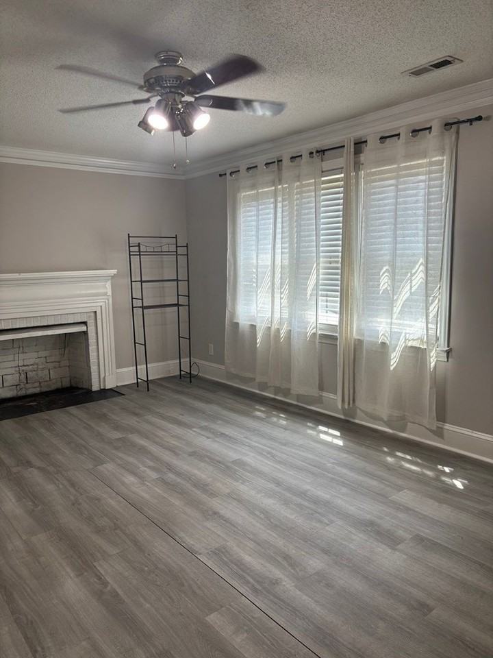 505 Adams Ave - Photo 4 of 50