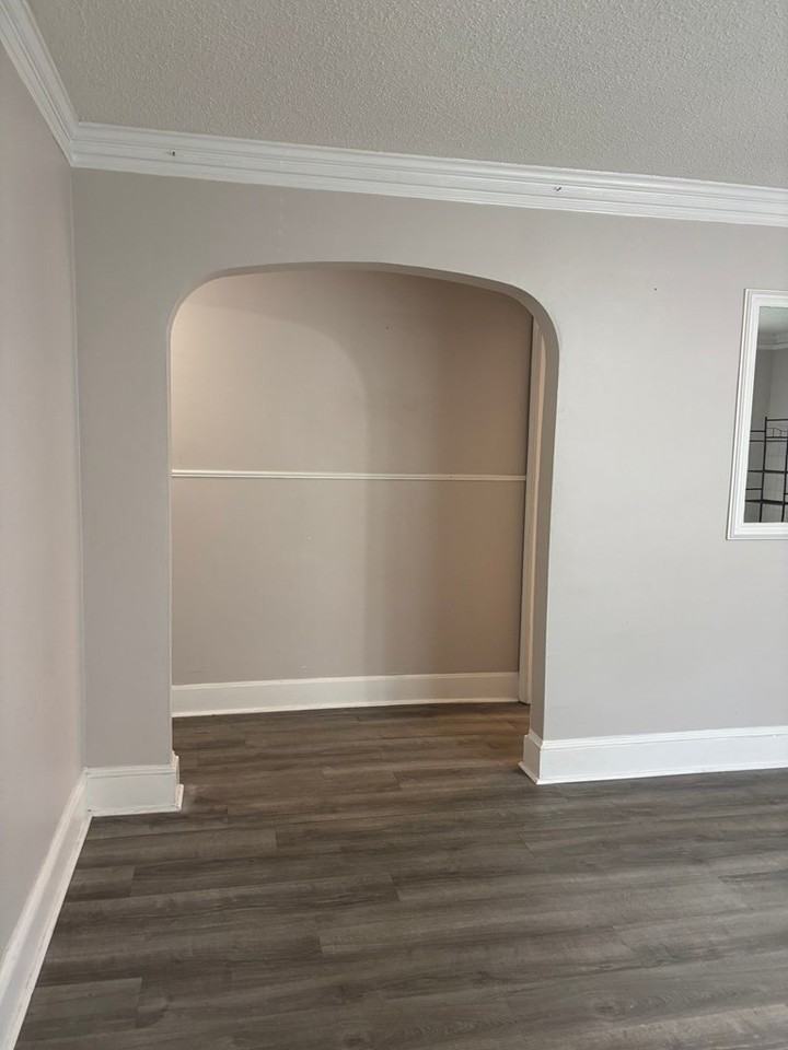 505 Adams Ave - Photo 5 of 50