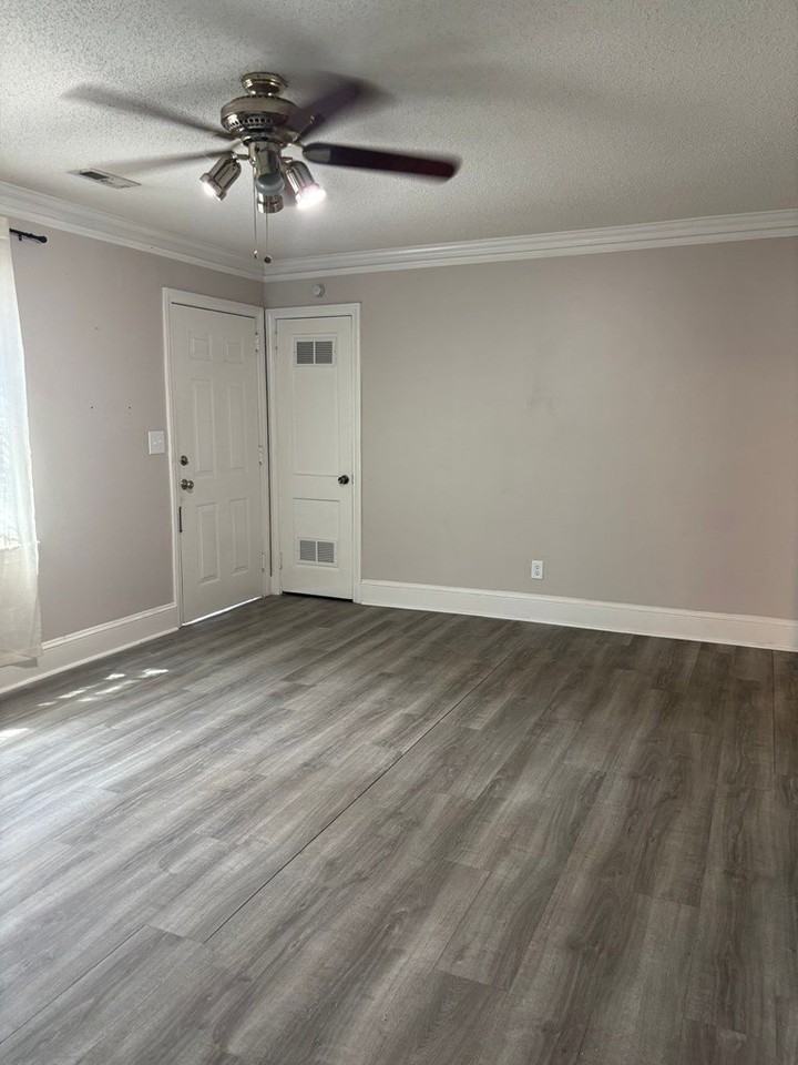 505 Adams Ave - Photo 7 of 50
