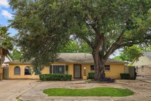 5554 Beechnut St - Photo 1 of 1