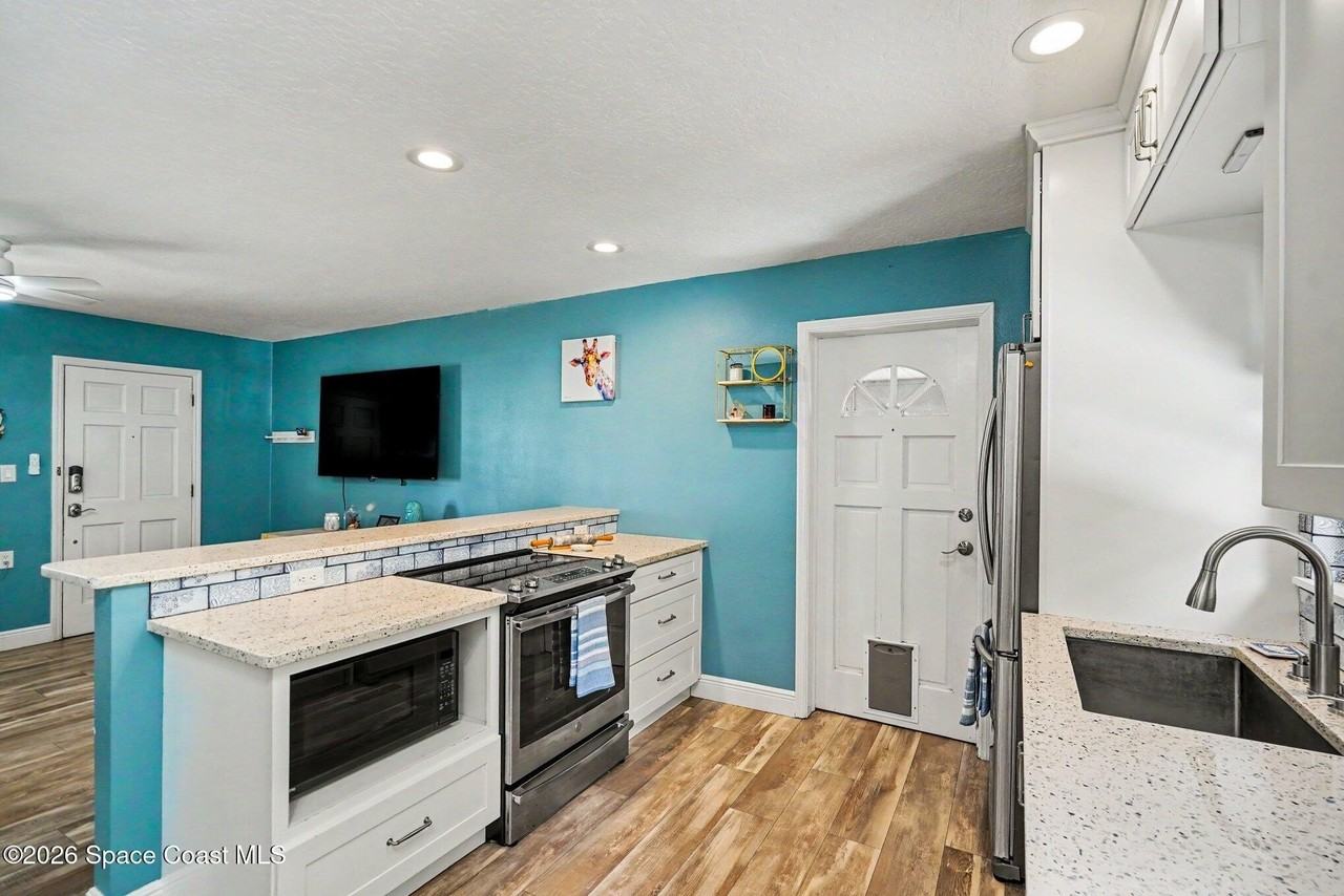 122 East Ct - Photo 7 of 20