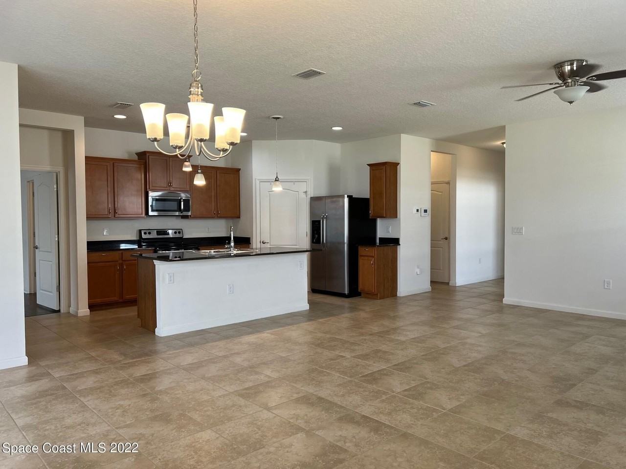 728 Remington Green Dr Se - Photo 3 of 23