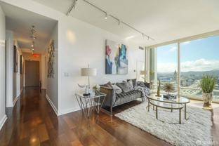 425 1st St #3706 - Photo 1 of 1