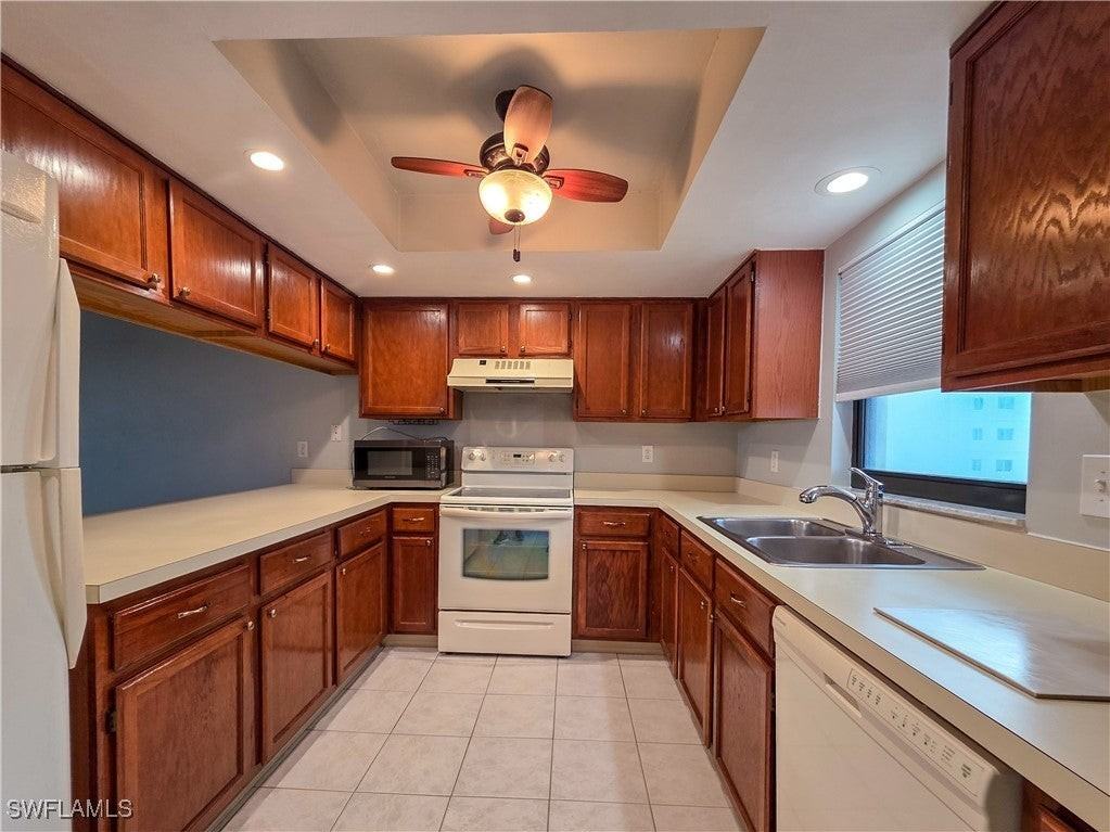 4371 Bay Beach Ln - Photo 7 of 20