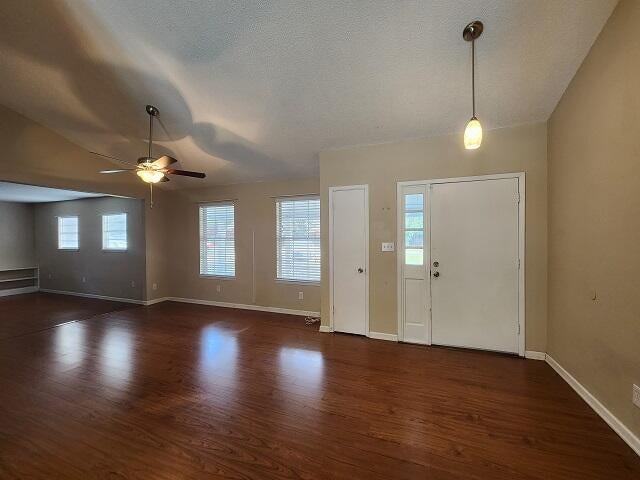 1038 37th St - Photo 3 of 25