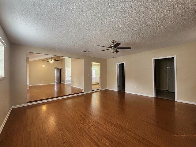 1038 37th St - Photo 6 of 25