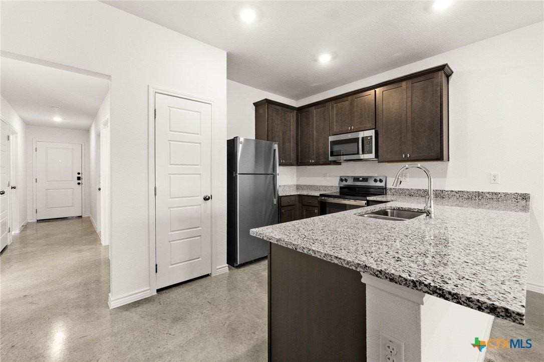 1259 Concord Dr #B - Photo 3 of 14