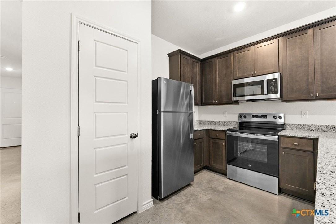 1259 Concord Dr #B - Photo 4 of 14