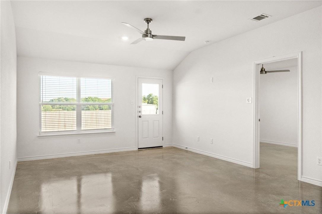 1259 Concord Dr #B - Photo 5 of 14