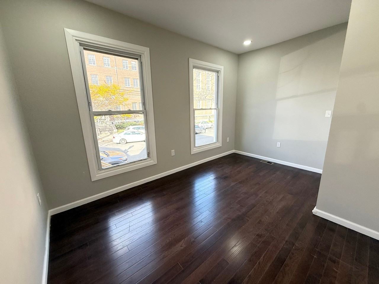 41 Howe St - Photo 3 of 11