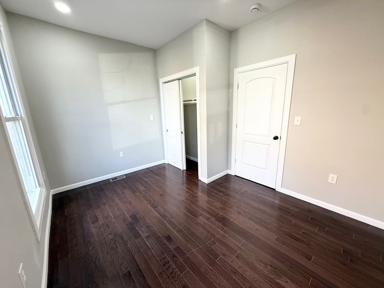 41 Howe St - Photo 4 of 11