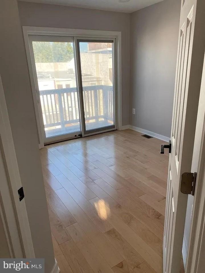 1361 Newton St Nw - Photo 4 of 6