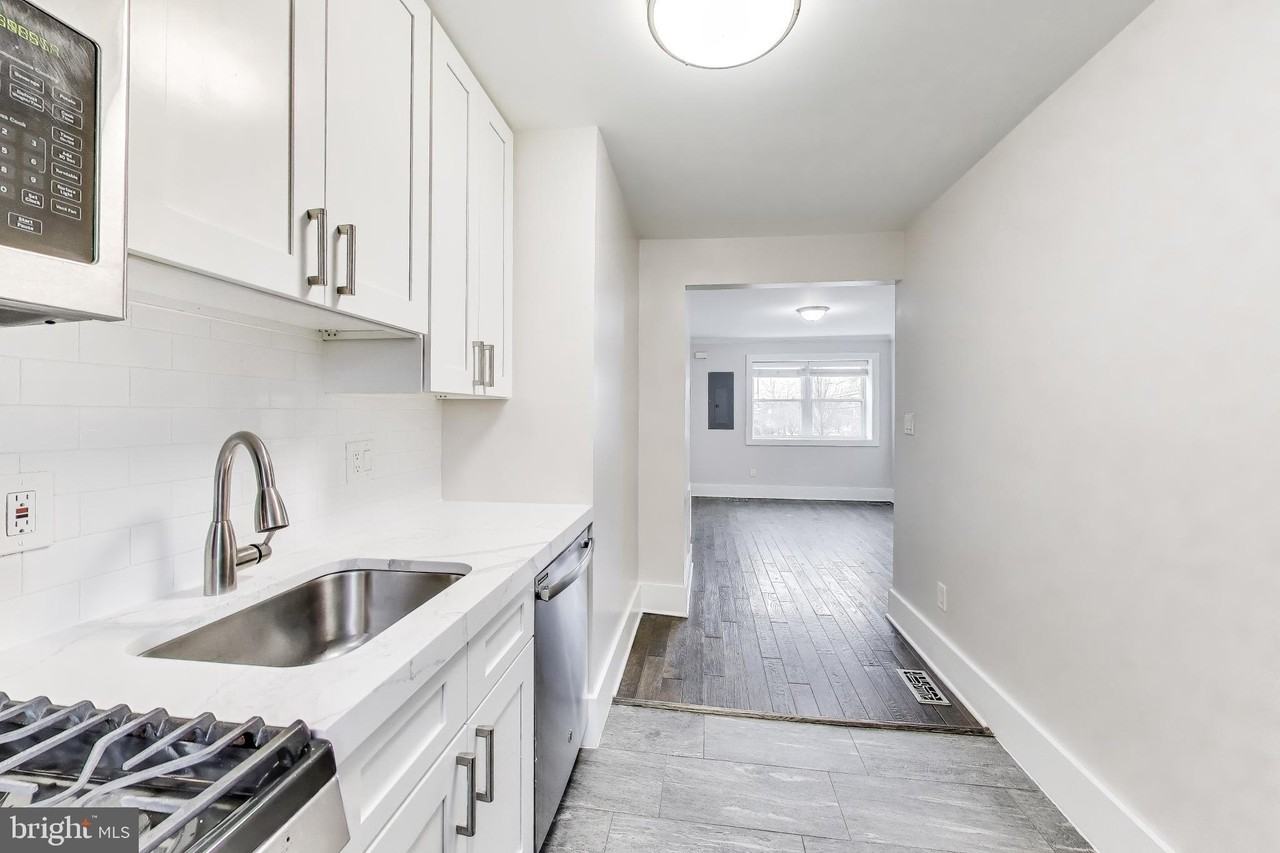 5031 H St Se #1 - Photo 4 of 25