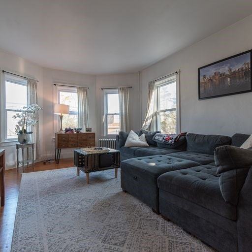 256 Morris Ave - Photo 2 of 18