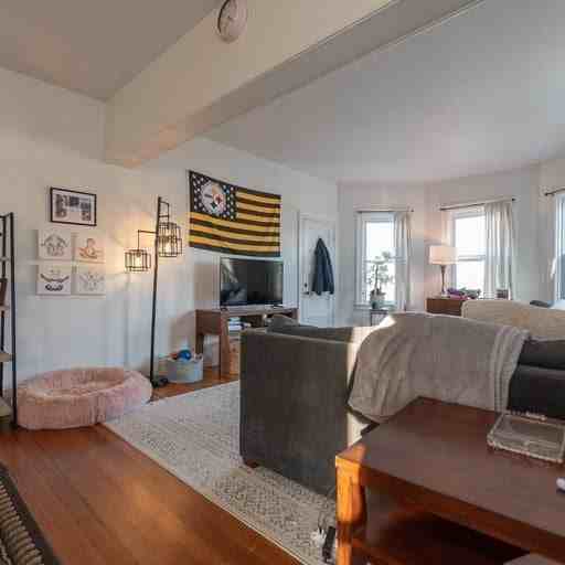 256 Morris Ave - Photo 3 of 18