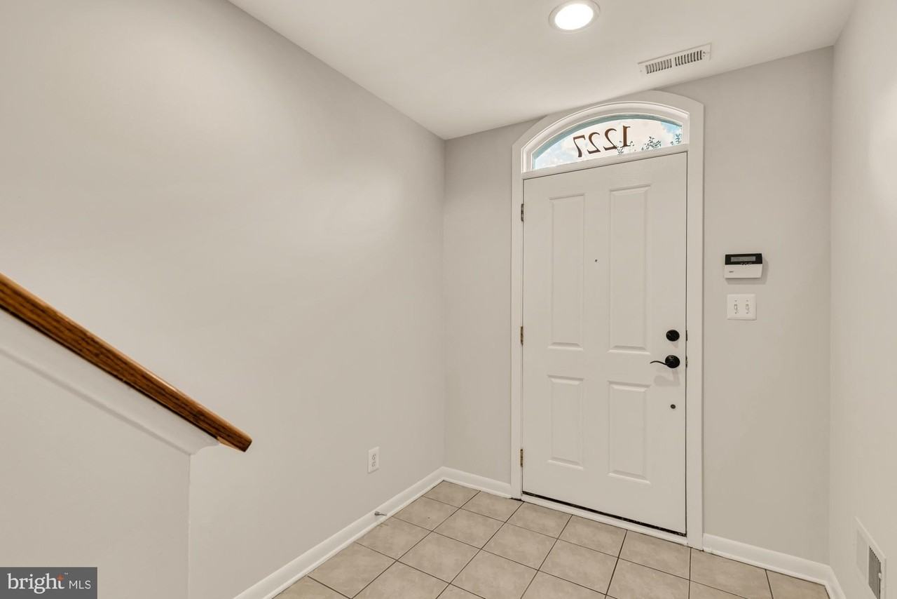 1227 V St Nw - Photo 4 of 38
