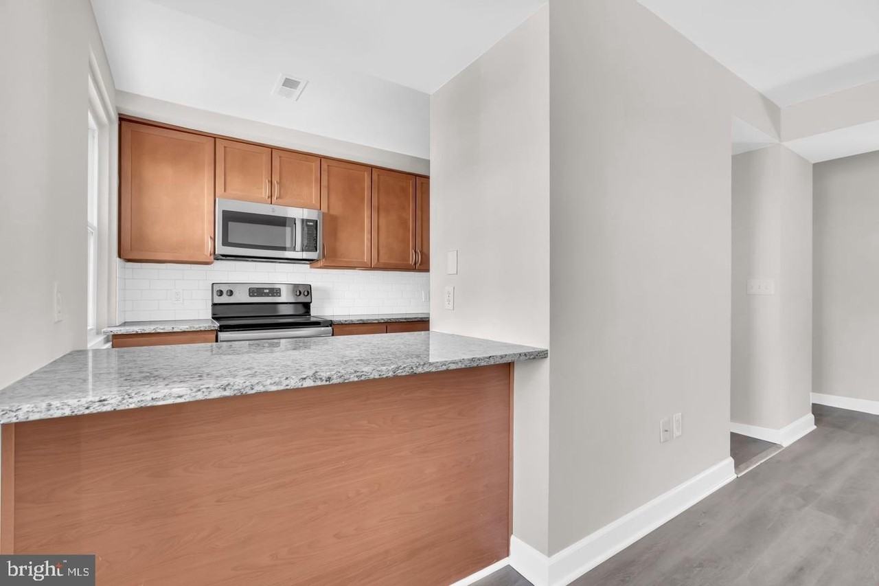 1800 28th Pl Se #201 - Photo 5 of 17