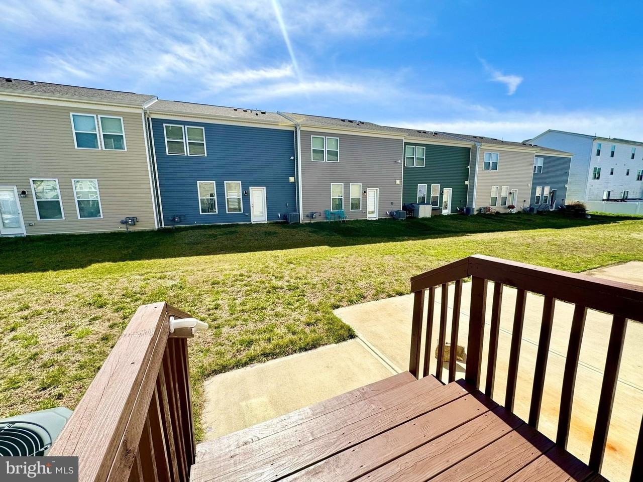 76 Filbert Dr - Photo 2 of 21