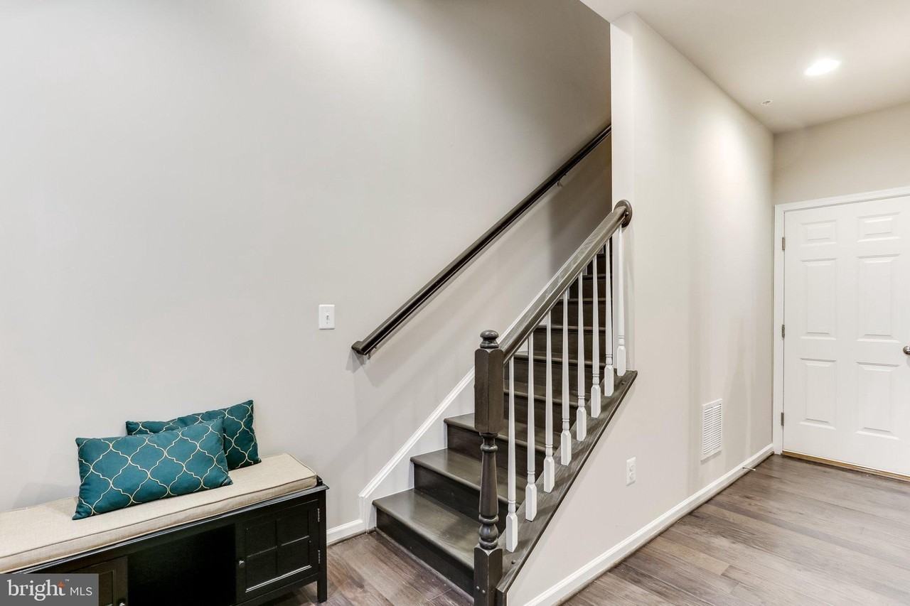 215 Wesley Brown Ln - Photo 5 of 35