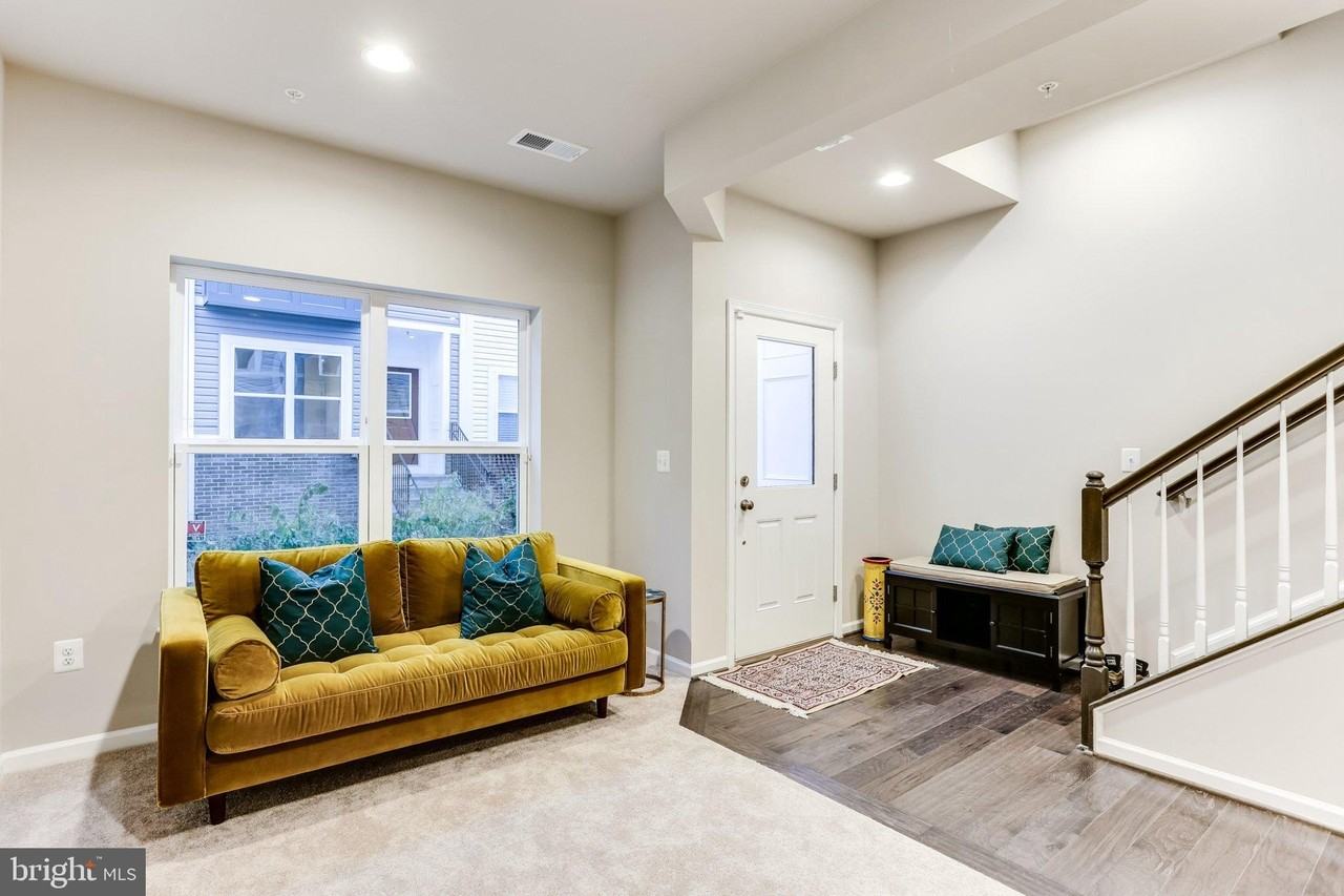 215 Wesley Brown Ln - Photo 6 of 35