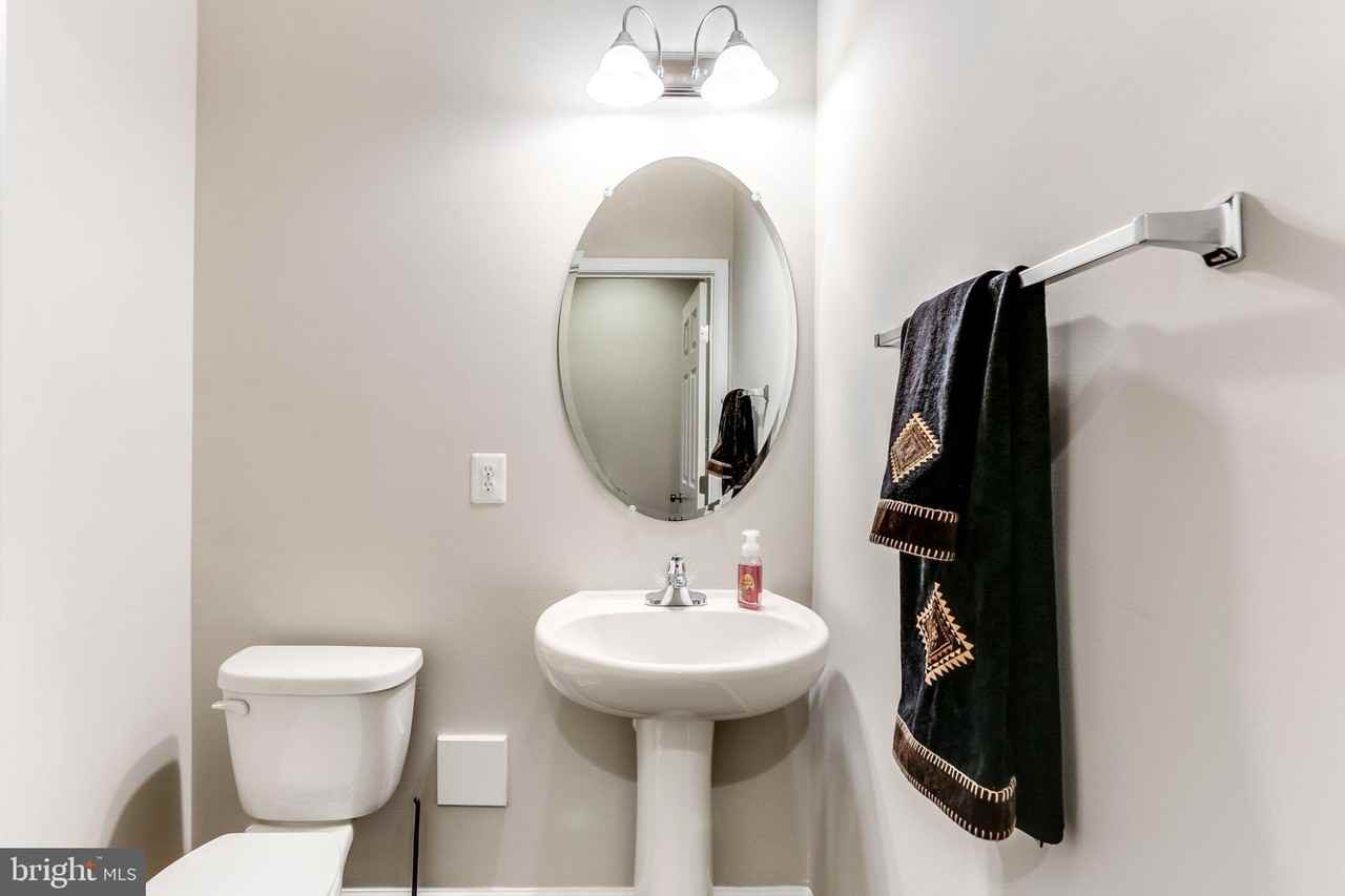 215 Wesley Brown Ln - Photo 7 of 35