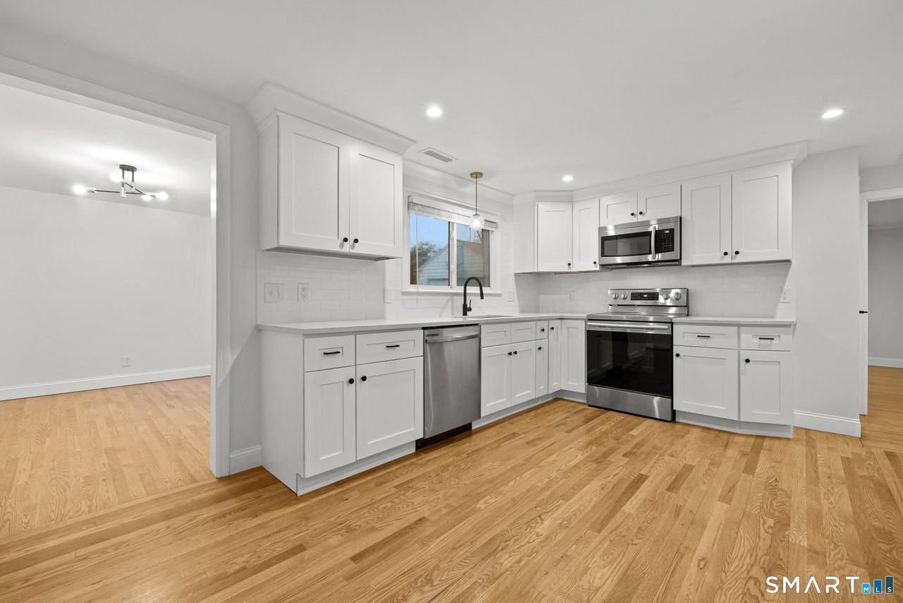 12 Sherwood Rd - Photo 5 of 17