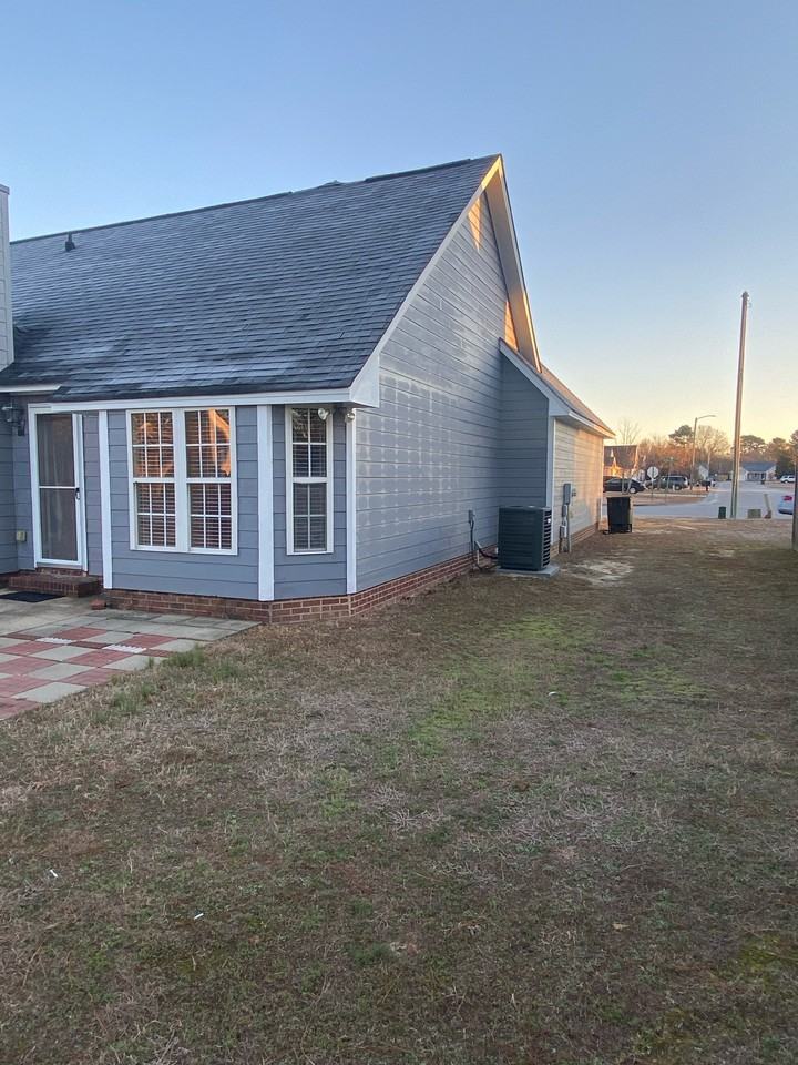 1047 Gatesville Dr #1 - Photo 4 of 50