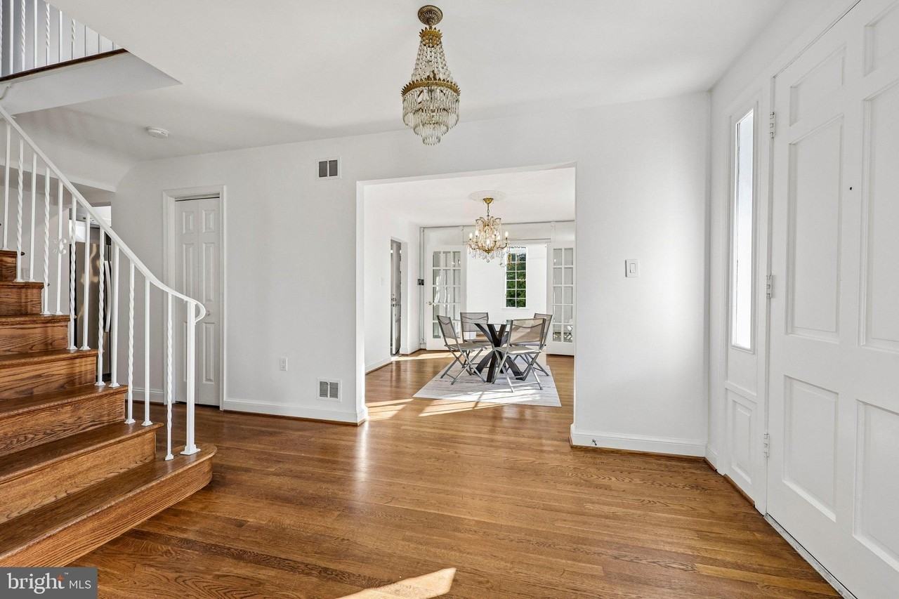 5001 W Cedar Ln - Photo 7 of 50