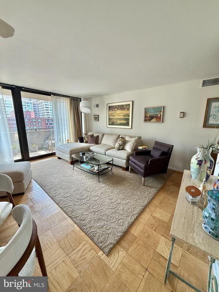 4620 N Park Ave #1502E - Photo 4 of 23