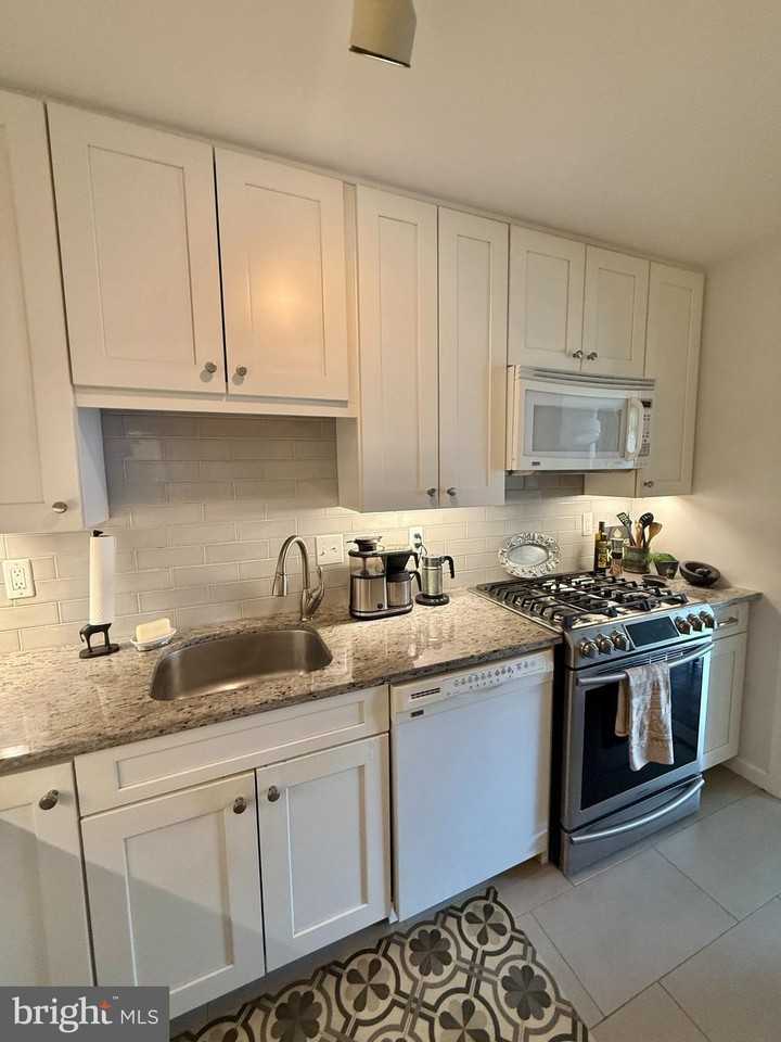 4620 N Park Ave #1502E - Photo 7 of 23