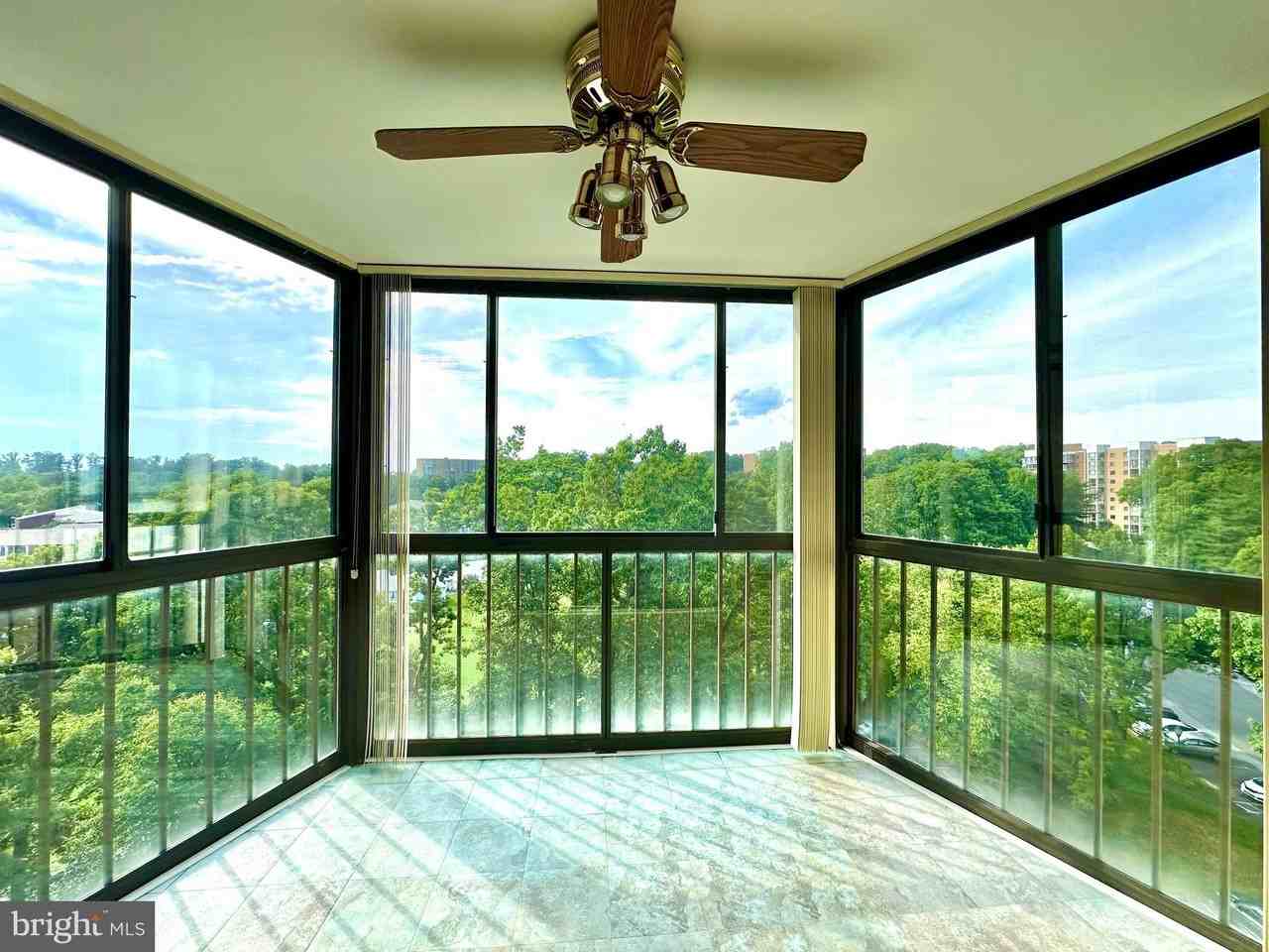 15101 Interlachen Dr #1-820 - Photo 7 of 41