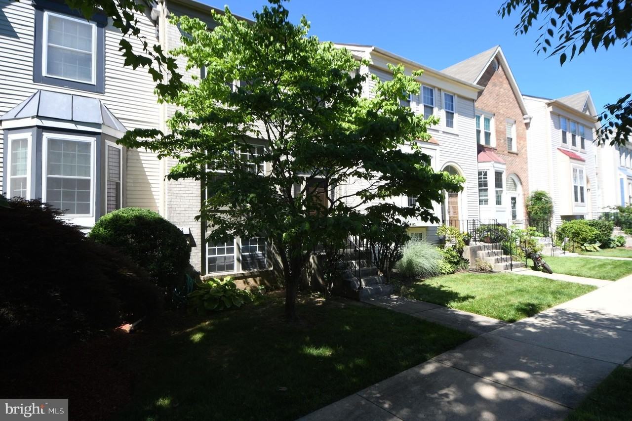 7802 Mistic View Ct - Photo 7 of 50