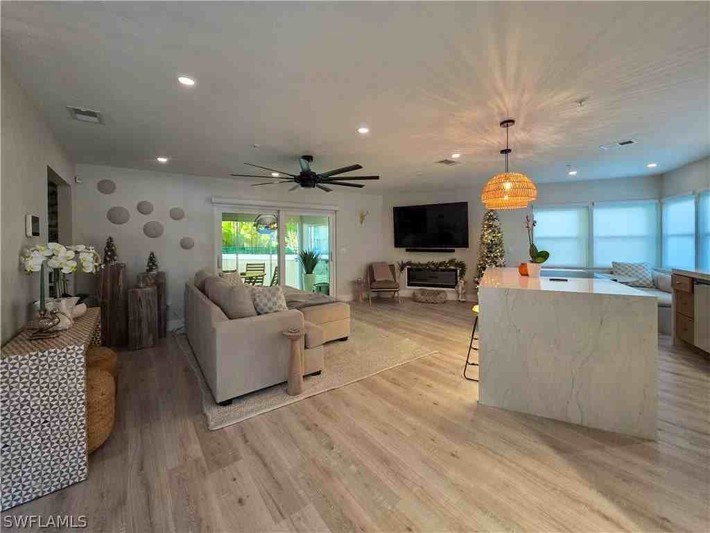 1495 Blue Point Ave - Photo 4 of 21