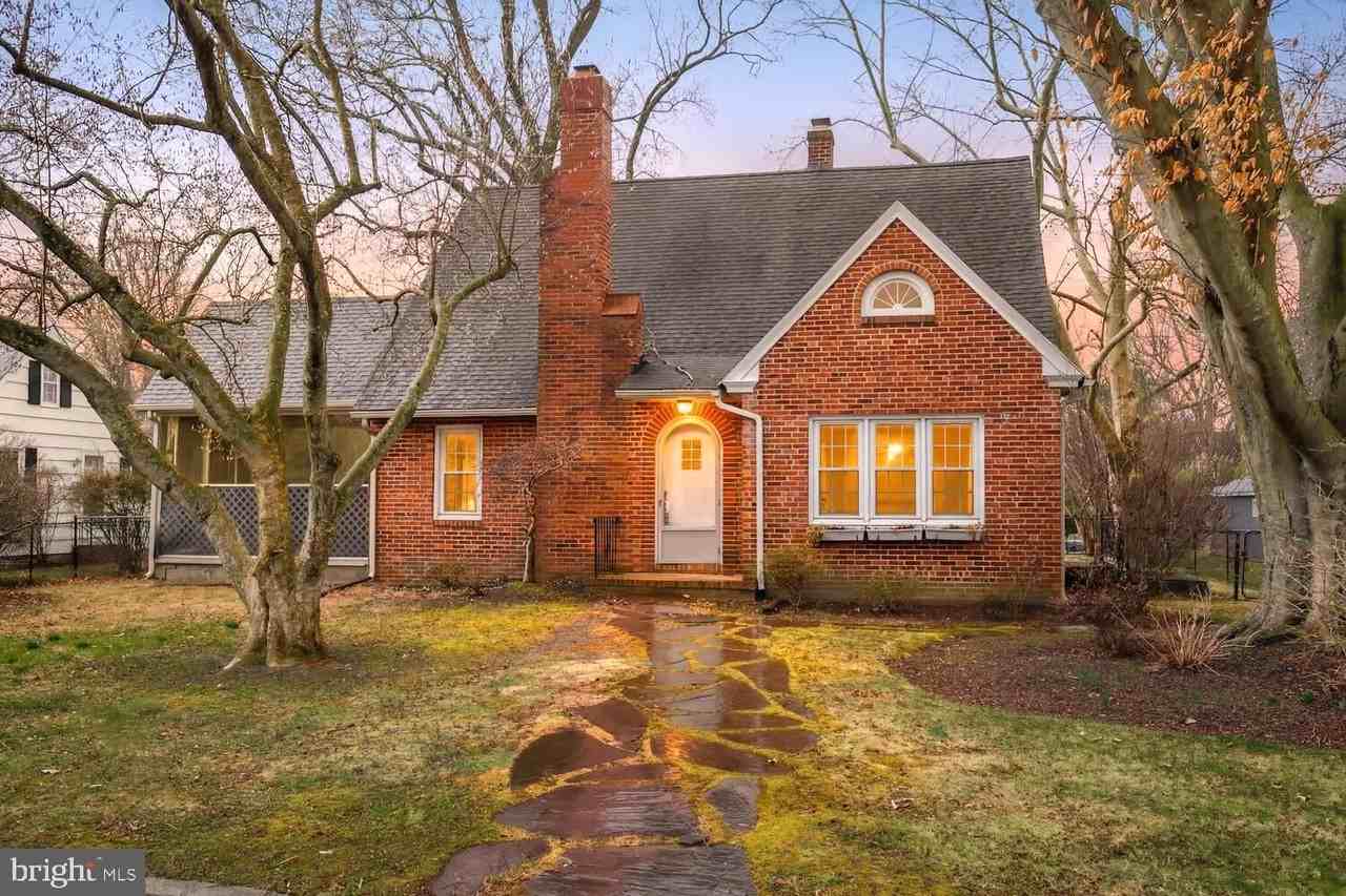 304 Elm Ave - Photo 2 of 18