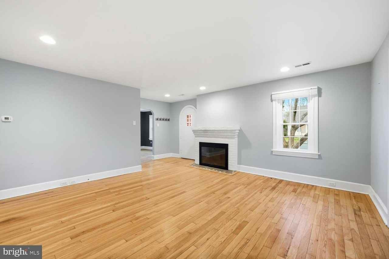 304 Elm Ave - Photo 3 of 18