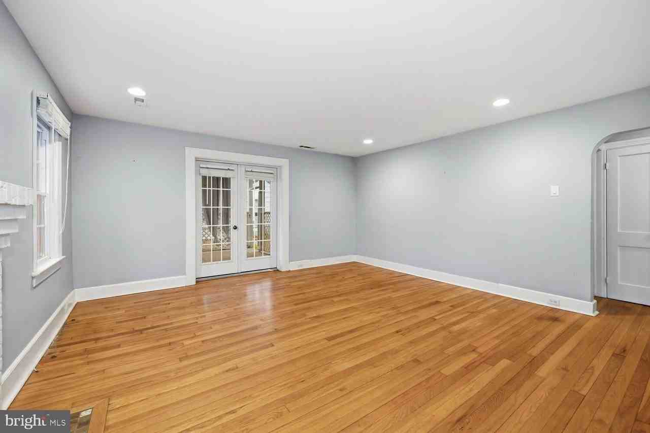 304 Elm Ave - Photo 5 of 18