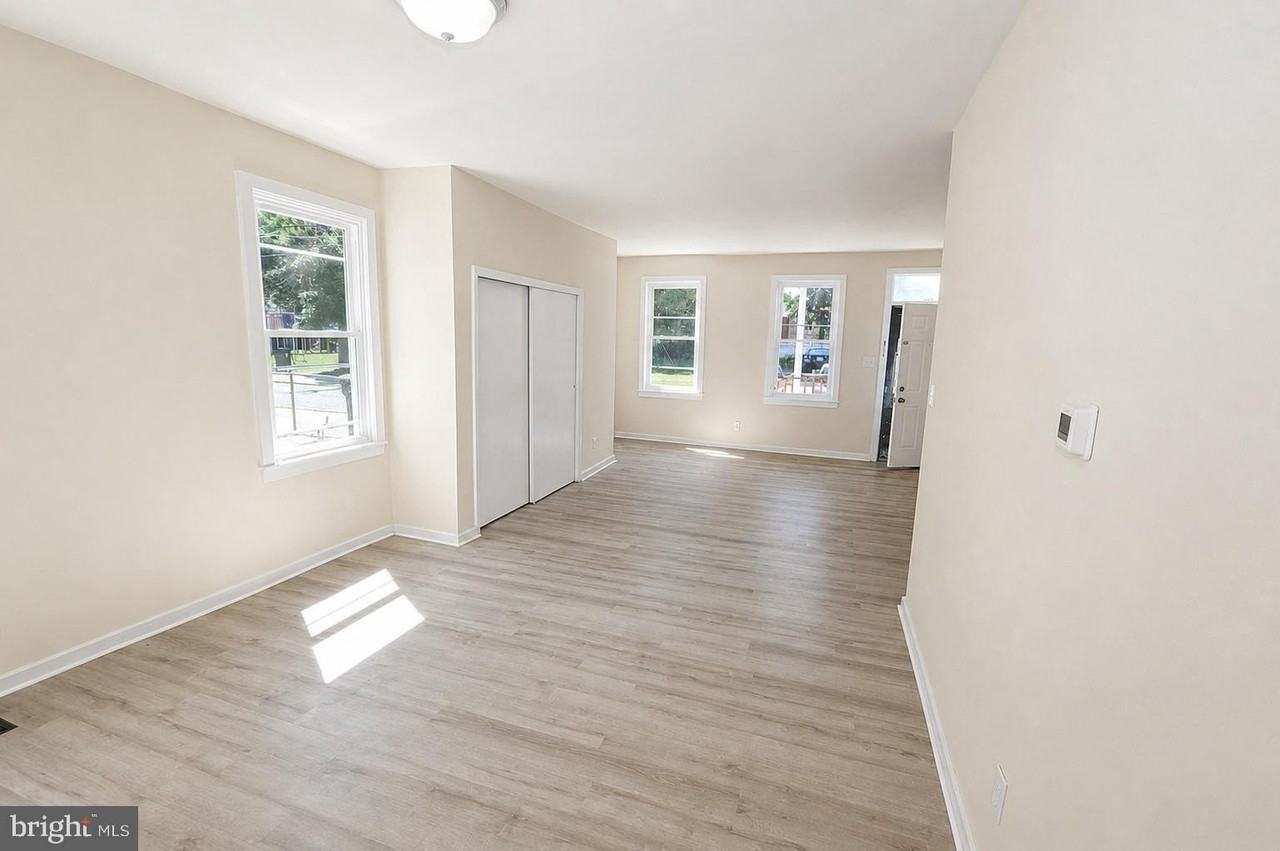 111--113 BARCLAY Street - Photo 3 of 16