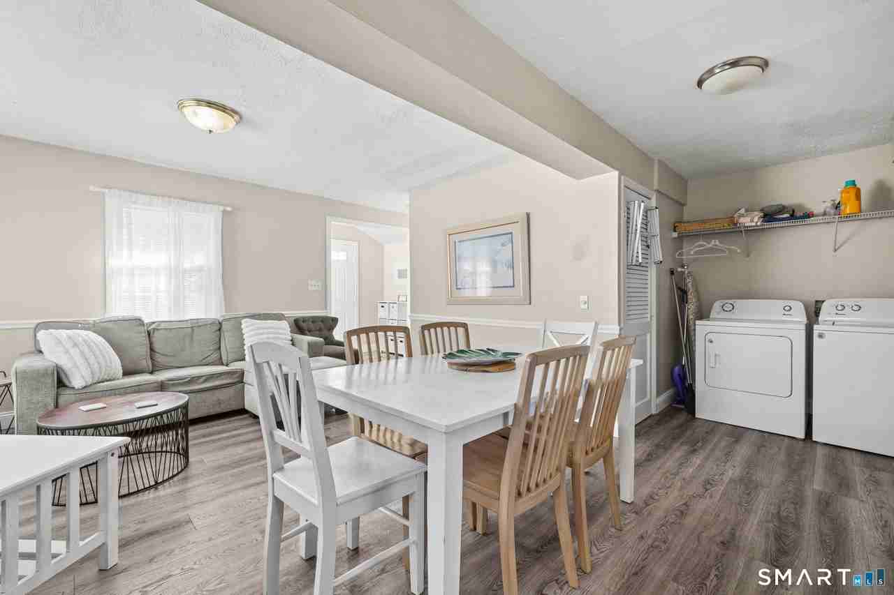116 College Pl - Photo 7 of 26