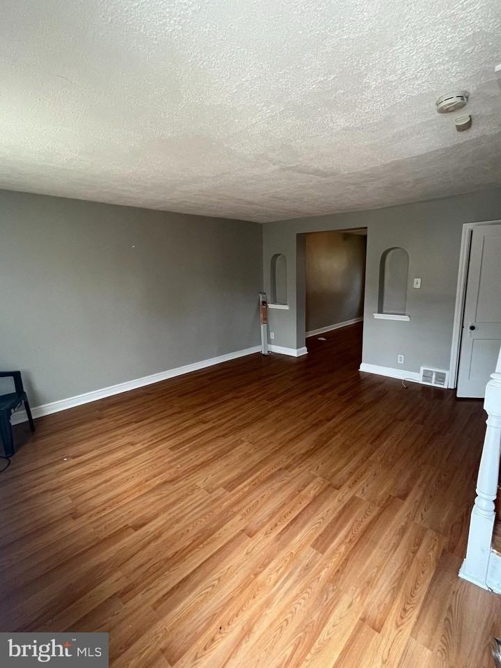 1127 S Merrimac Rd - Photo 2 of 13