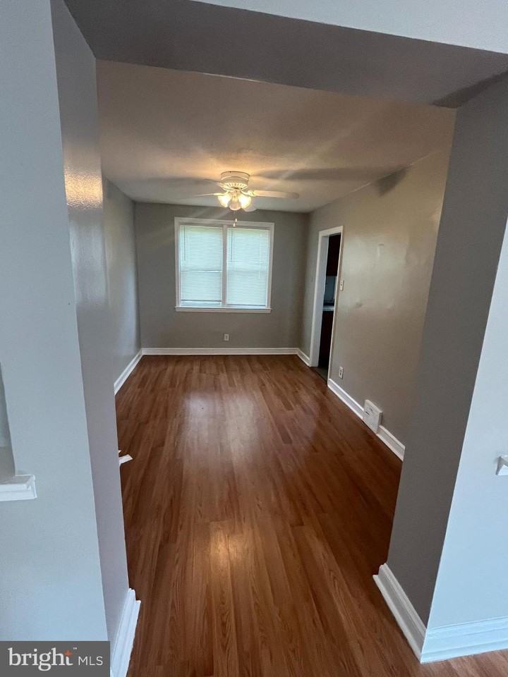 1127 S Merrimac Rd - Photo 3 of 13